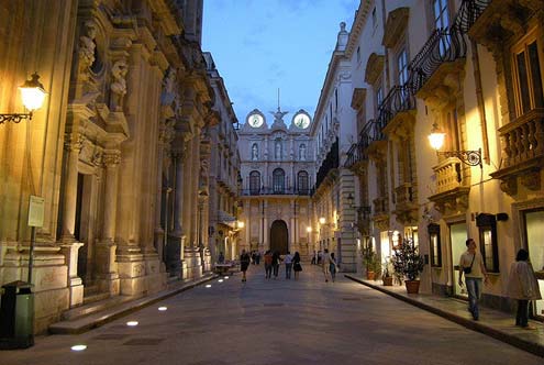 Corso Vittorio Emanuele og Palazzo Cavarretta - foto: Leandros/flickr WomEOS/flickr